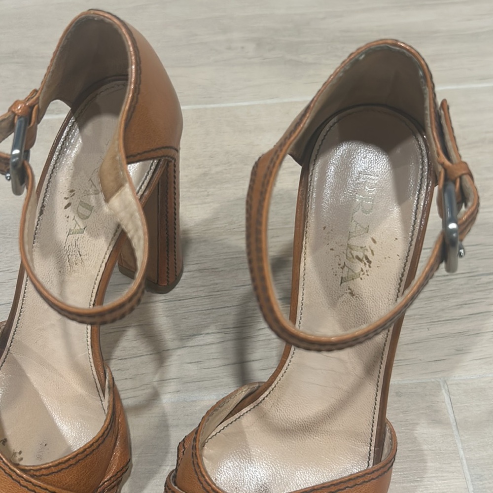Prada heels - Picture 10 of 13